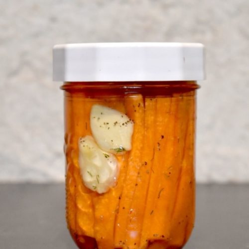 Recette de carottes fermentées à l'aneth et ail